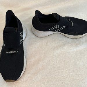 Kids Sz 5 New Balance Slide On Sneakers